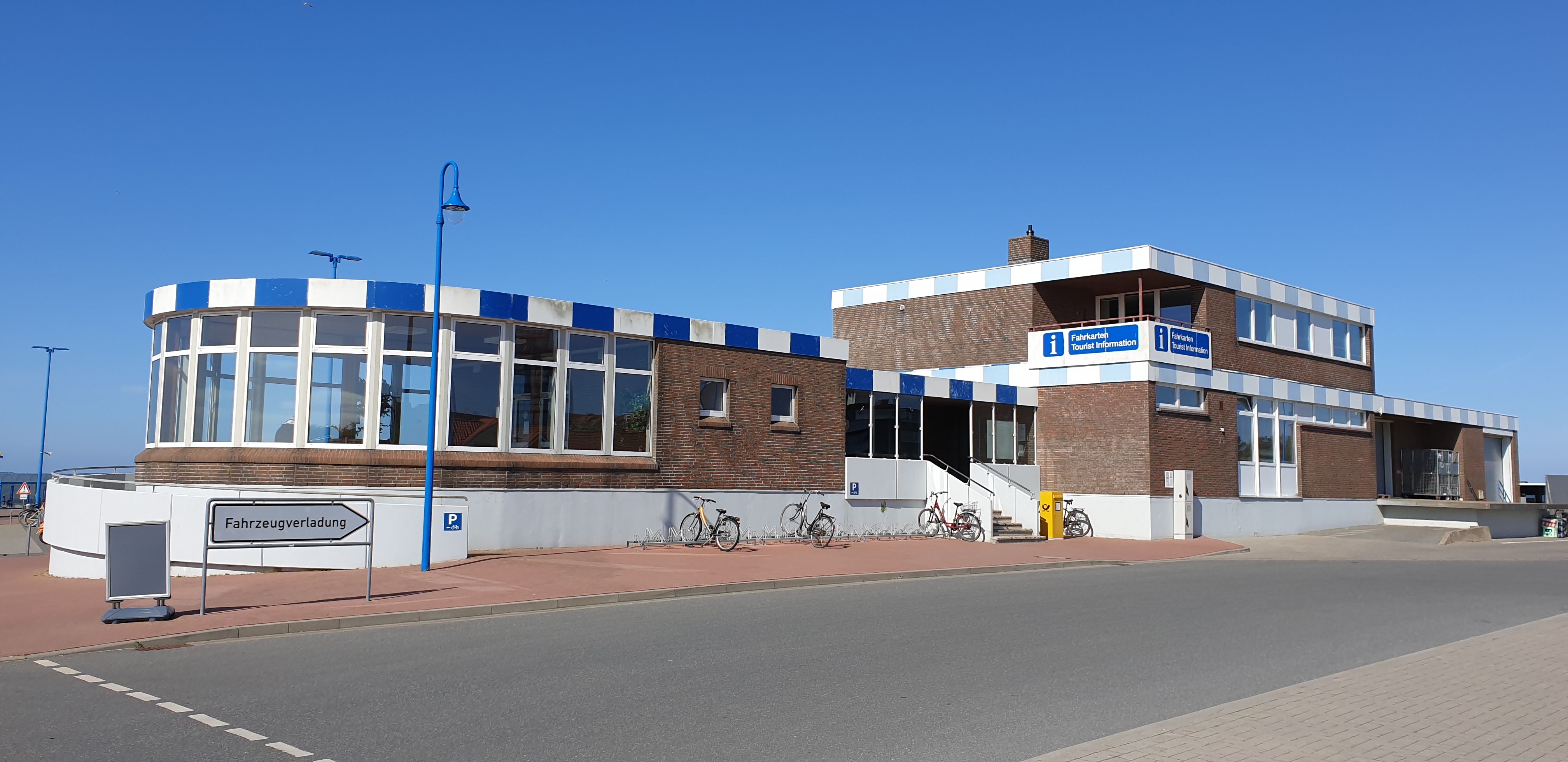 Touristinformation Wittdün im Reederei-Gebäude