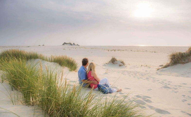 Amrum-Kniepstrand-Paar-Sonnenuntergang, © Oliver Franke
