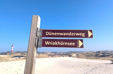 wanderweg schild quer, &copy; Lars Rickerts