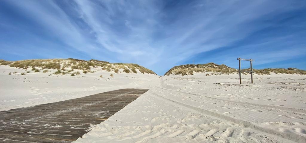Hauptstrand&uuml;bergang in S&uuml;ddorf, &copy; AT