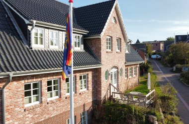 Miadhüs mit Flagge, © G. Herber