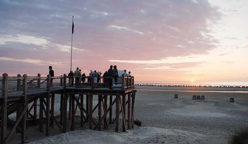 Aussichtsplattform am Hauptstrand&uuml;bergang, &copy; AT