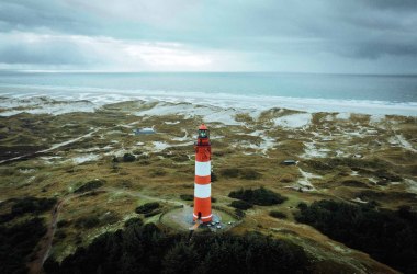 Amrumer Leuchtturm aus der Luft, © AmrumTouristik