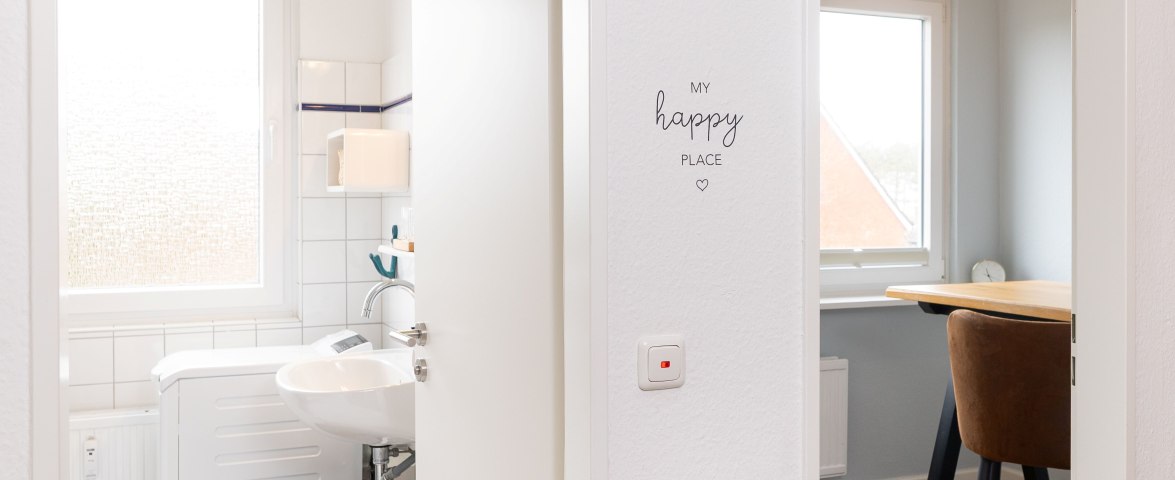 Blick Flur auf Esszimmer und Badezimmer, &copy; TOMAS