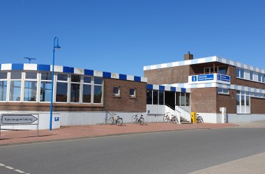 Touristinformation Wittdün im Reederei-Gebäude, © AT