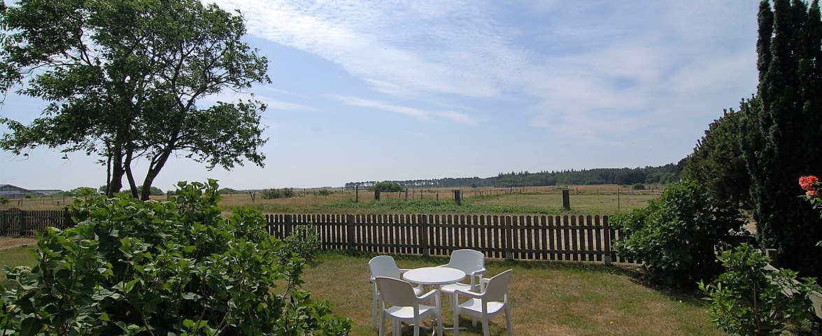 Blick von der Terrasse &uuml;ber die Felder, &copy; TOMAS