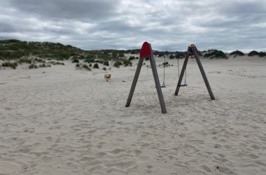 Nebel, Strandspielplatz, © AT