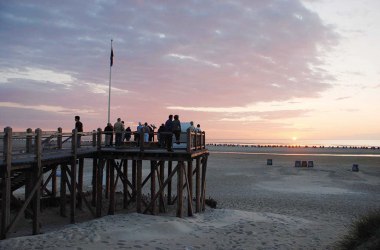Aussichtsplattform am Hauptstrandübergang, © AT